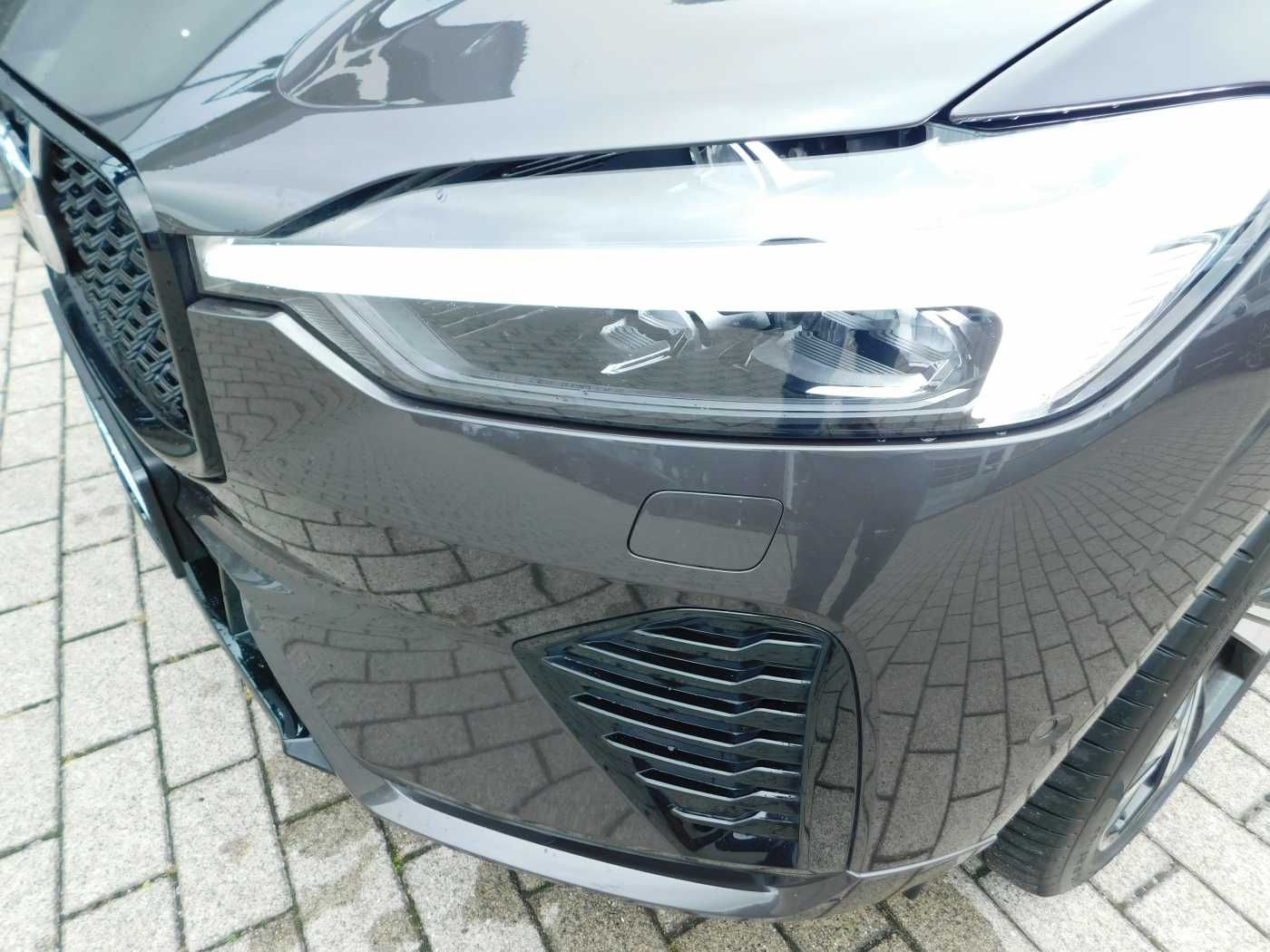 Fahrzeugabbildung Volvo XC60 T8 AWD R-Design 'Head-Up ACC'