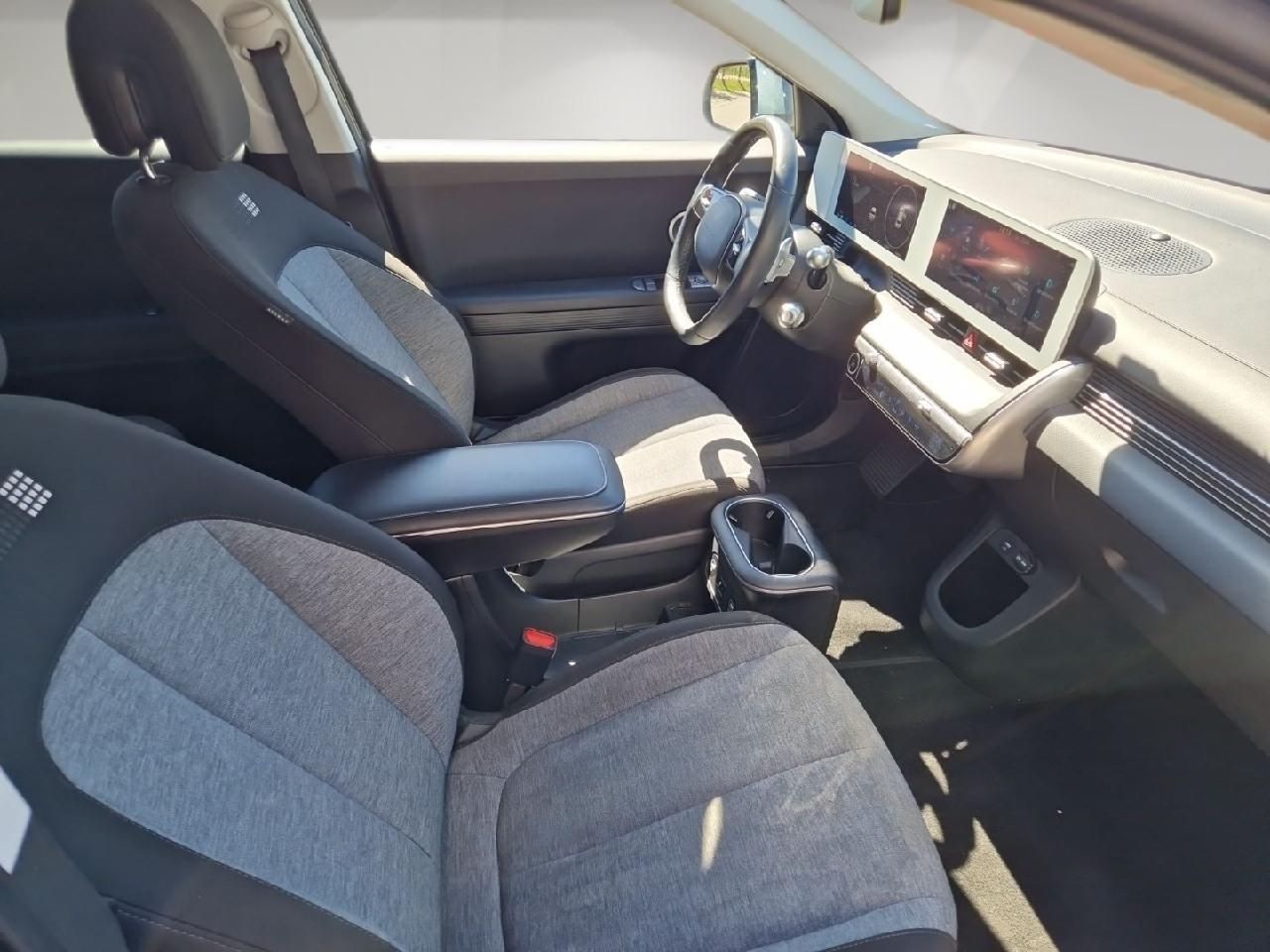 Fahrzeugabbildung Hyundai IONIQ 5 DYNAMIQ *Ganzjahresreifen*