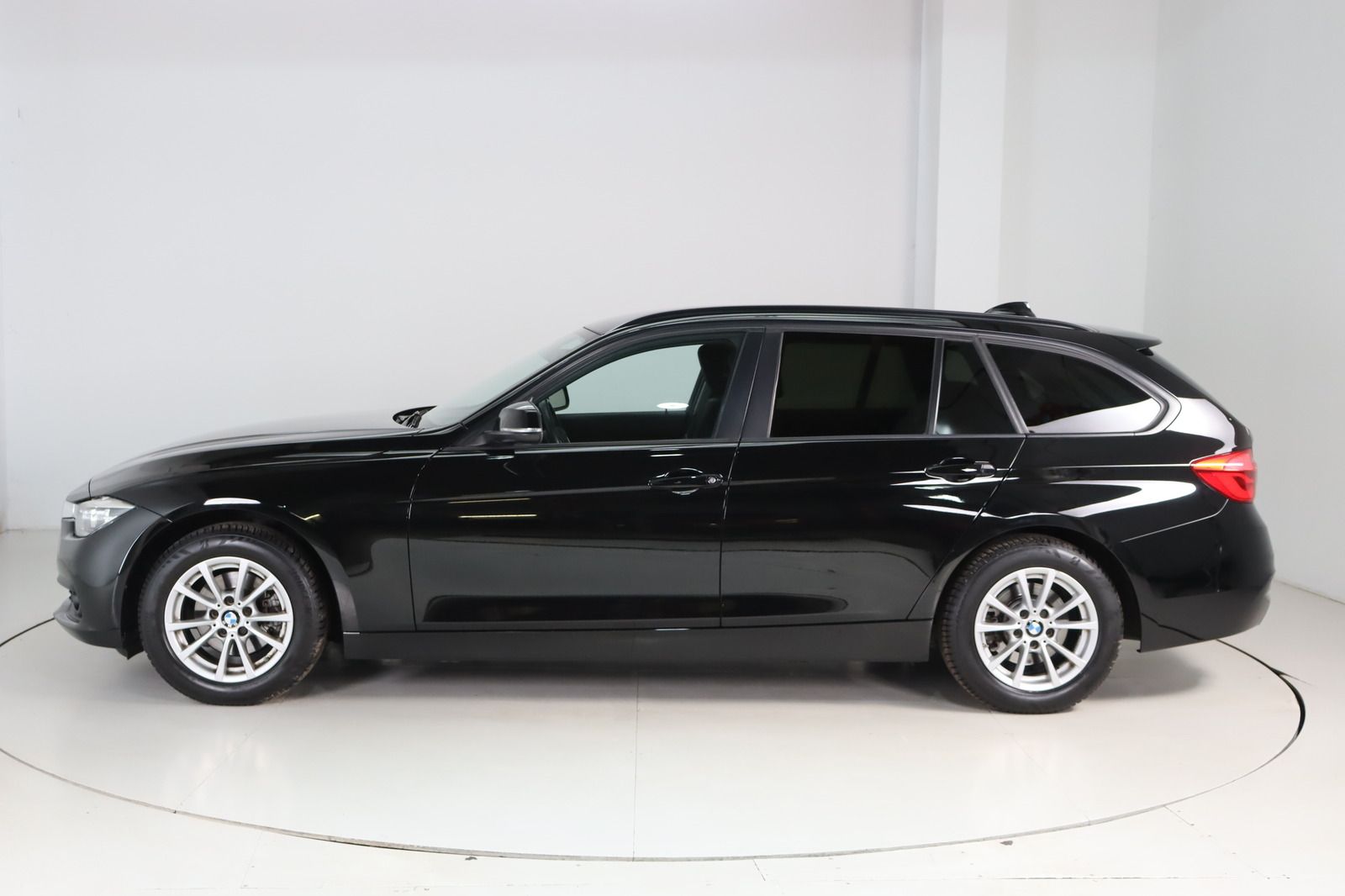 Fahrzeugabbildung BMW 320 i Advantage * LED * 1.Hand * Service neu Tou
