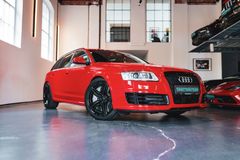 Fahrzeugabbildung Audi RS6 Avant 5.0 V10  *MWST./MISANOROT/CERAMIC*