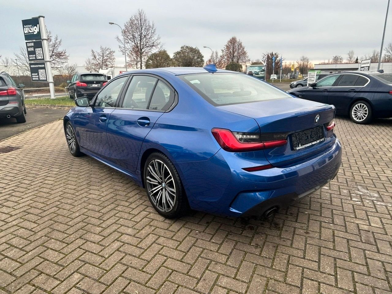 Fahrzeugabbildung BMW 320i +Head Up Display+Live Cockpit Plus+LED+