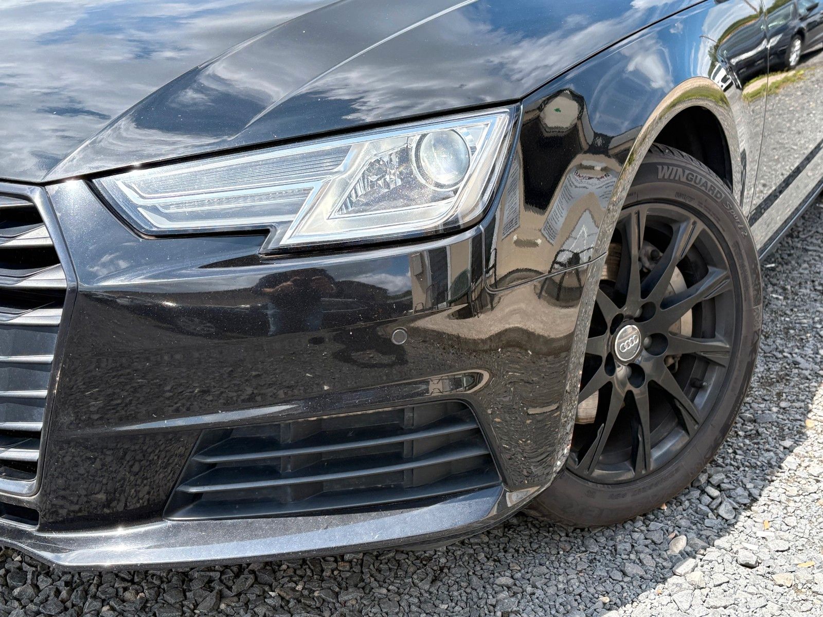 Fahrzeugabbildung Audi A4 2.0 TDI quattro Aut Navi Leder Xenon AHK SPOR