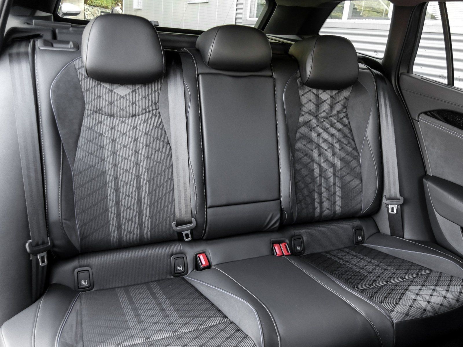 Volkswagen Passat Variant - Bild 3