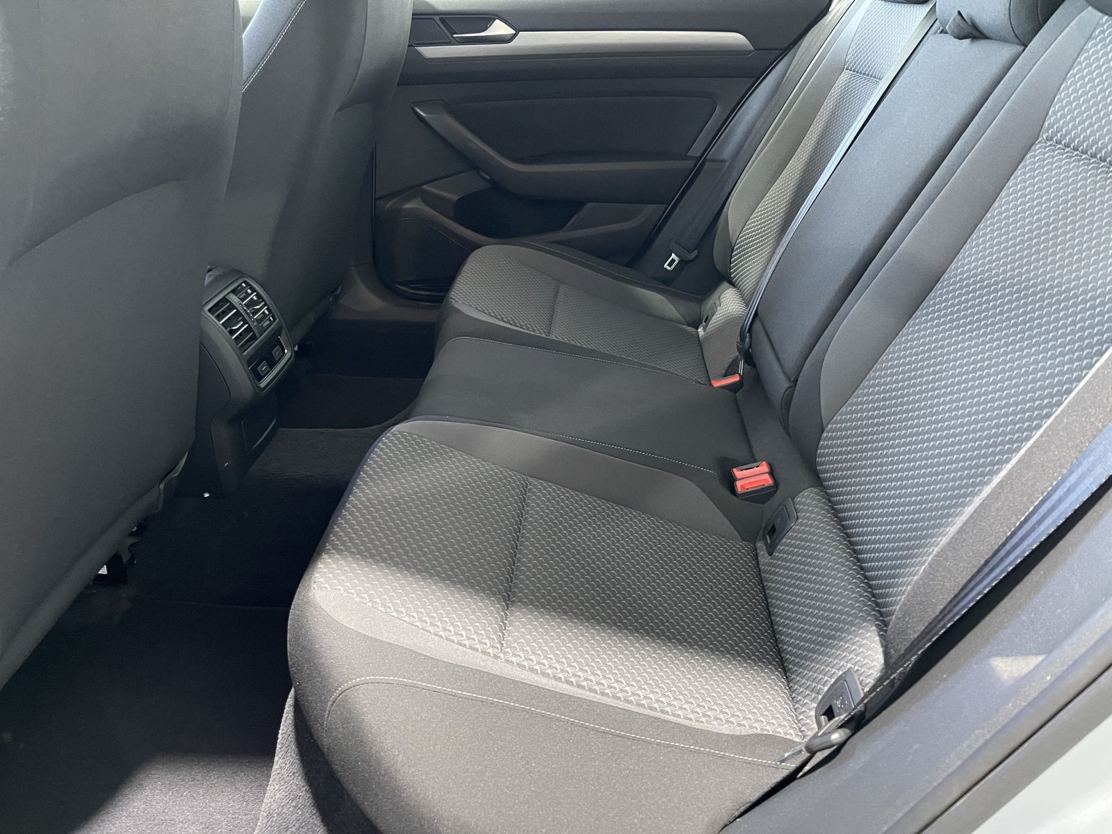 Fahrzeugabbildung Volkswagen Passat Variant 2.0 TDI Trendline*AHK*ACC*Navi*