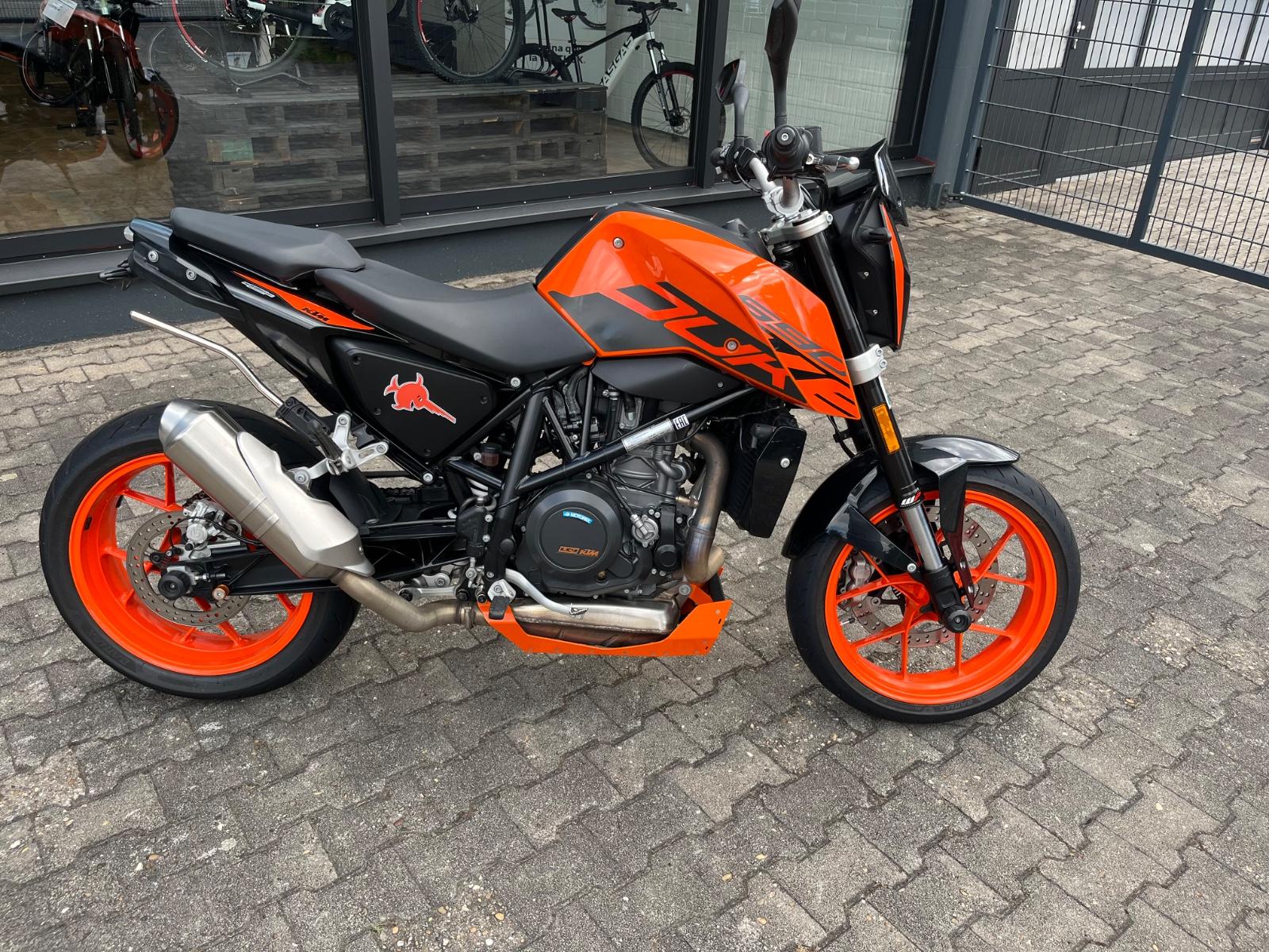 KTM Duke 690