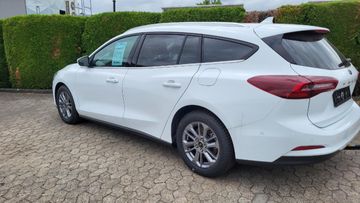 Fahrzeugabbildung Ford Focus Turnier Titanium