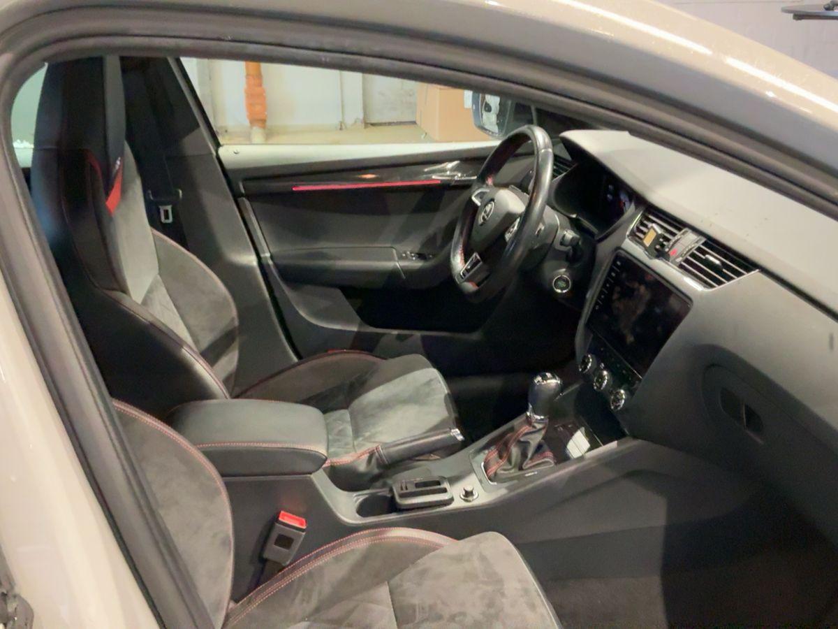 Skoda Octavia RS 245|LED|Sport|Temp|AHK|Memor|Carplay|