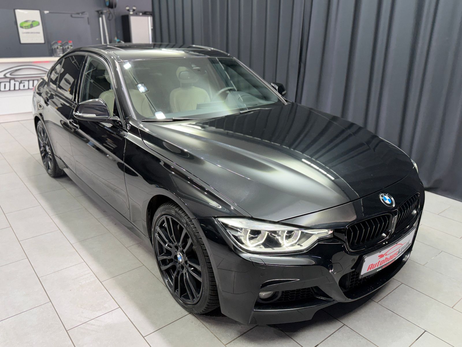 Fahrzeugabbildung BMW 335d xDrive Limo M Sport|H&K|PANO|HuD|VOLL