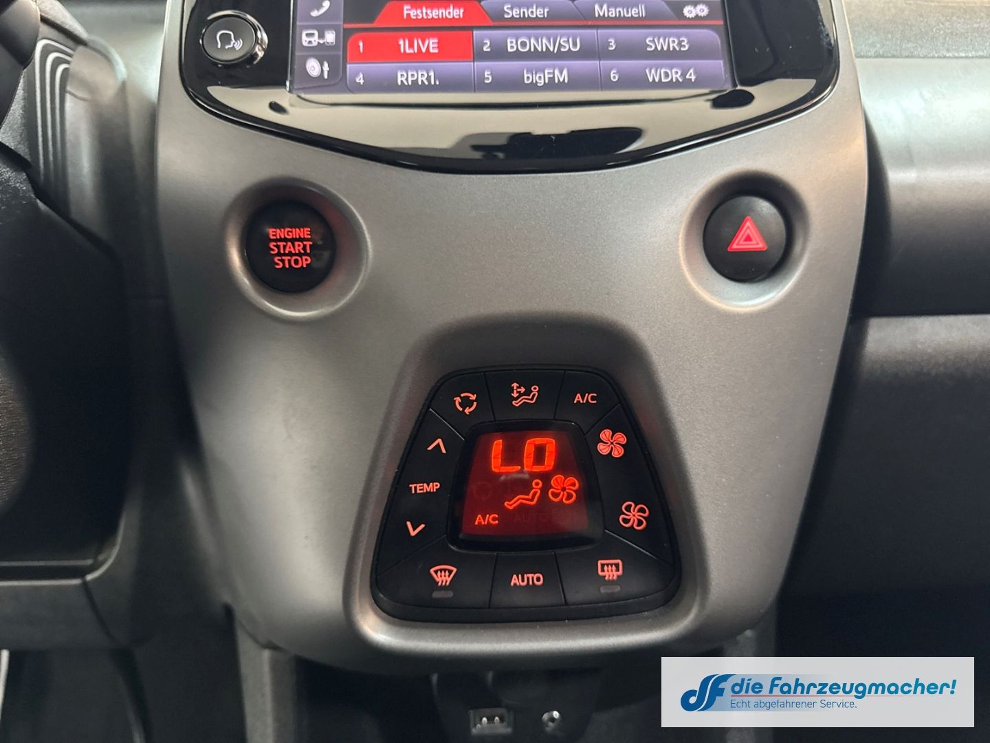 Fahrzeugabbildung Toyota Aygo X-Play Connect ACC Apple CarPlay Android Au