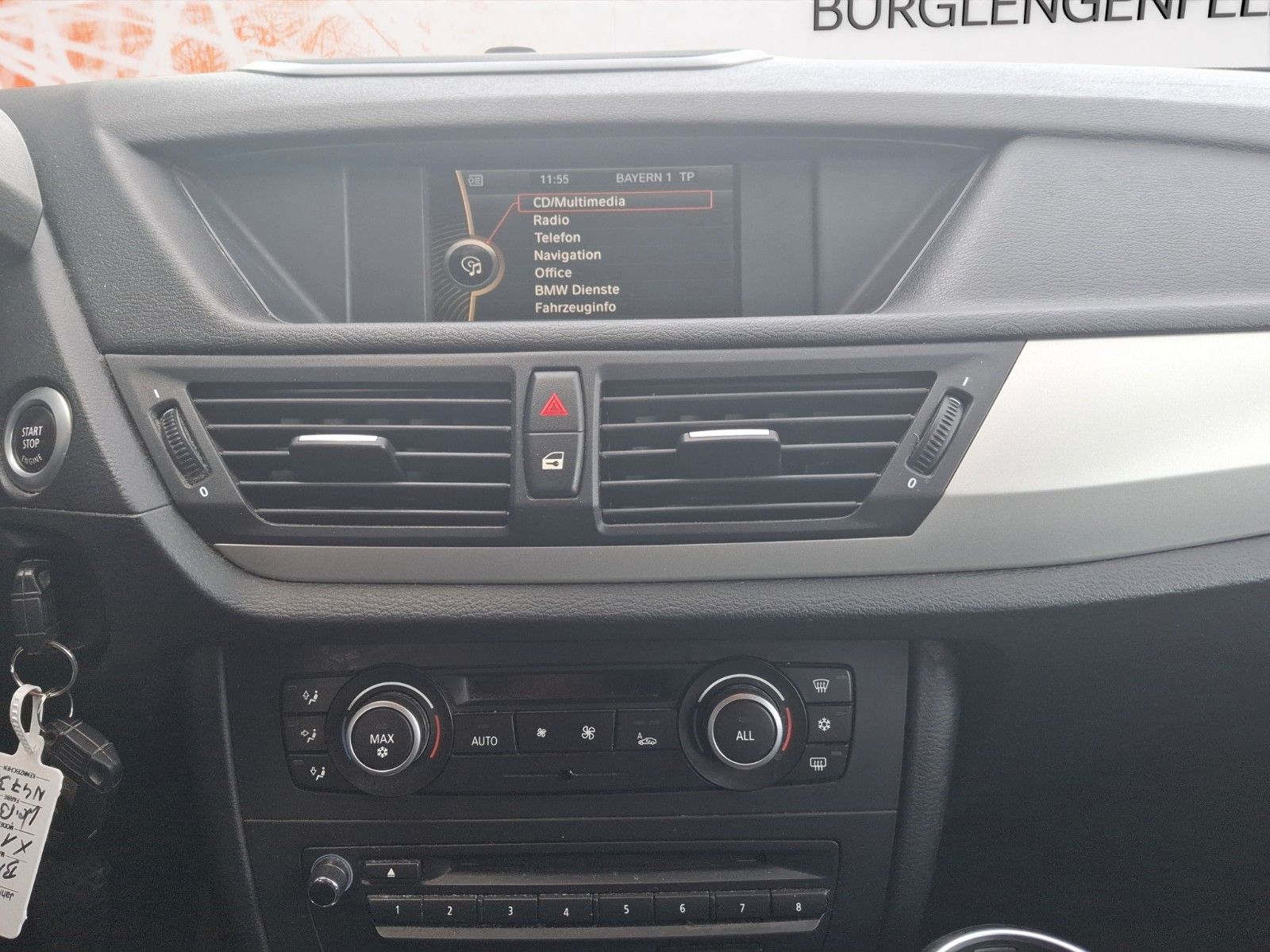 Fahrzeugabbildung BMW X1 Baureihe X1 18d xDrive ! NAVI ! Harman/Kardon