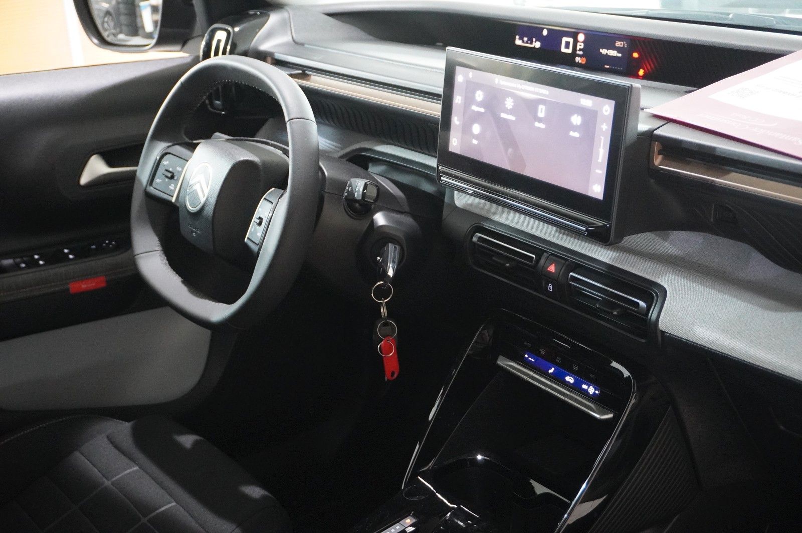 Fahrzeugabbildung Citroën C3 Aircross 1.2 HYBRID PLUS DSC NAVI/LED/KAMERA