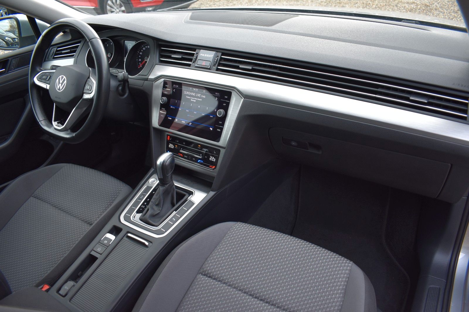 Fahrzeugabbildung Volkswagen Passat Variant Conceptline DSG AHK LED