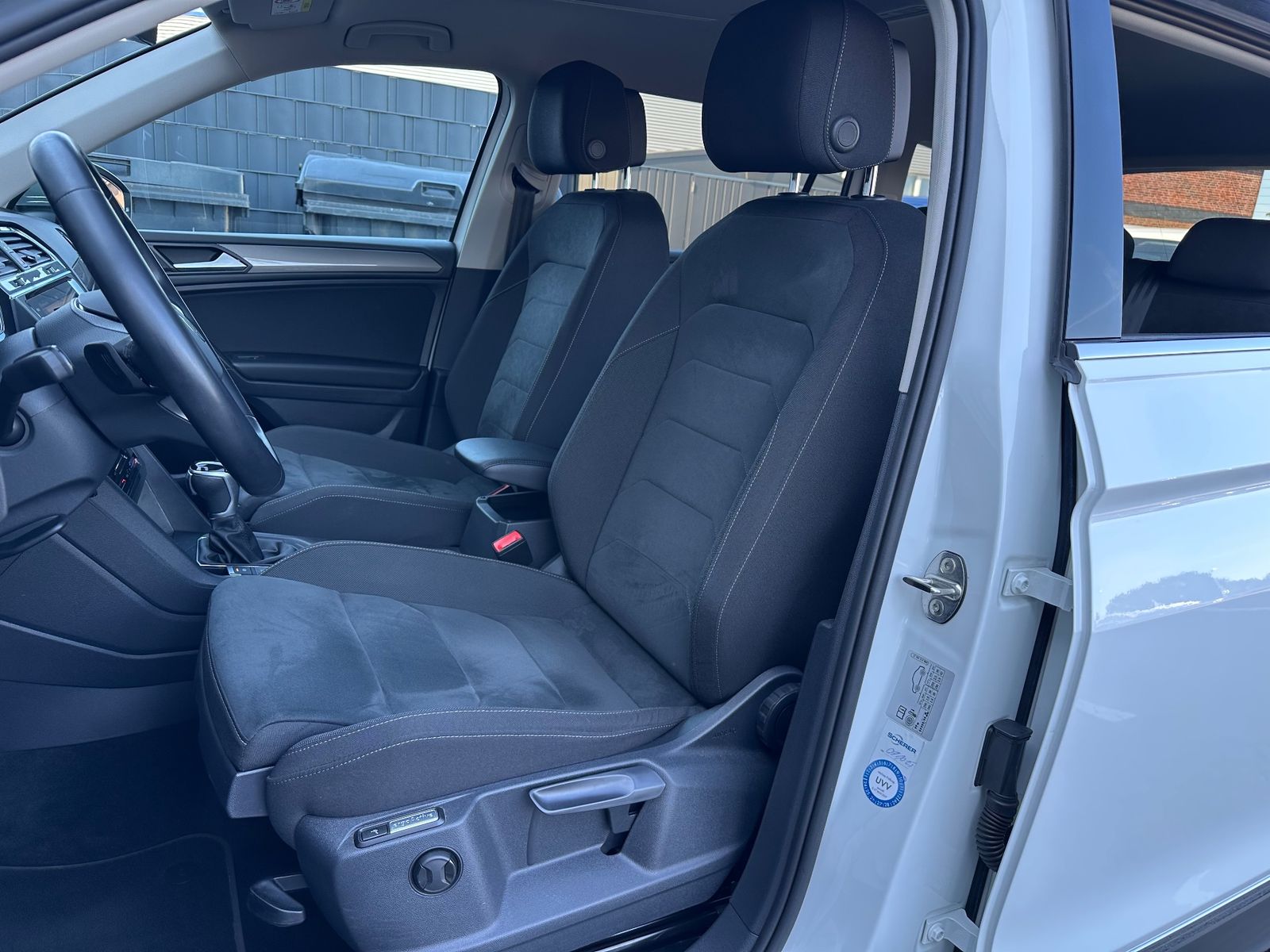 Fahrzeugabbildung Volkswagen Tiguan Allspace 2.0 TDI DSG Life NAV+LED+HUD+SHZ
