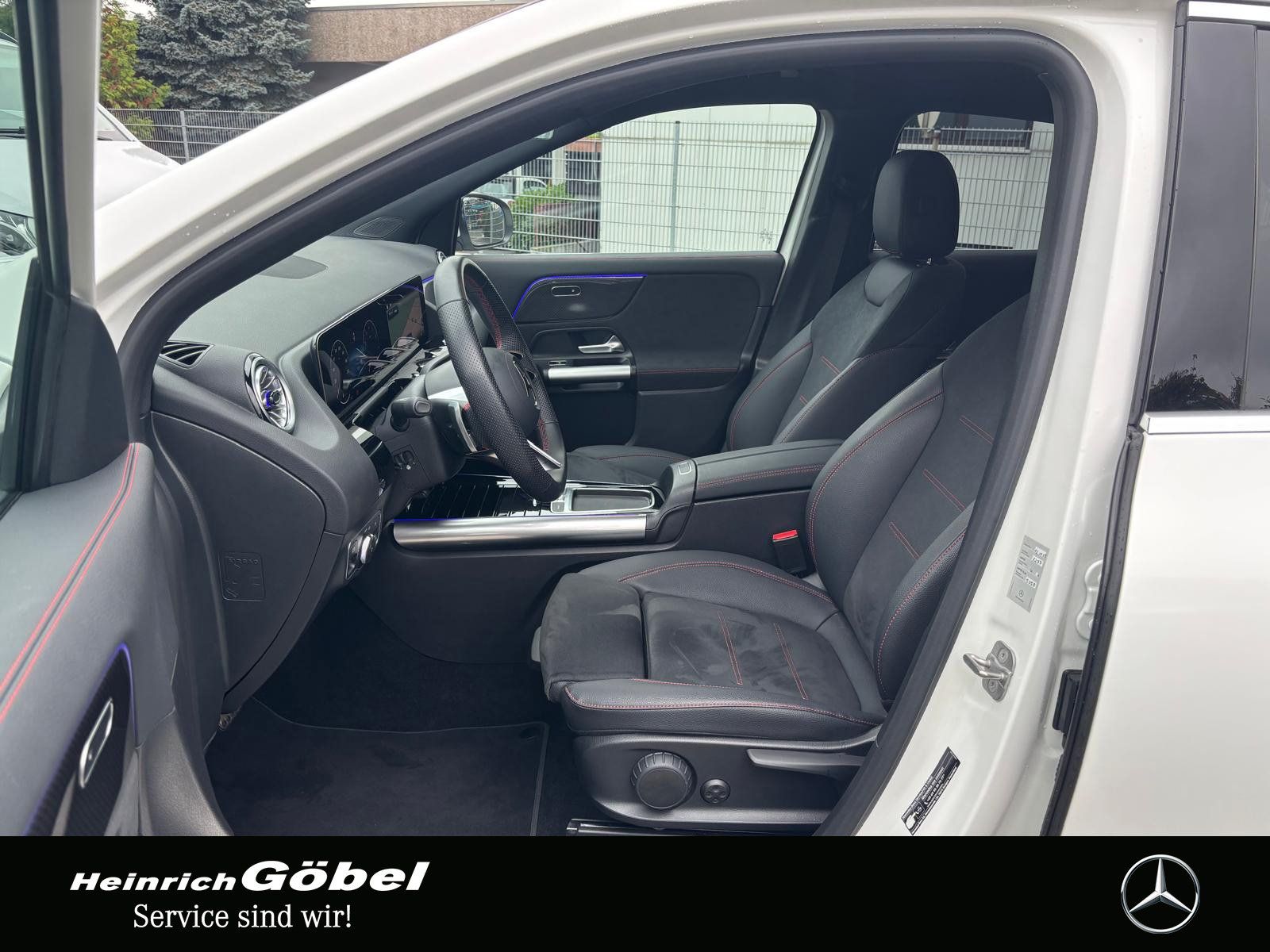 Fahrzeugabbildung Mercedes-Benz GLA 200 AMG*AHK*ADVANCED-SOUNDSYS*AMBIENTEBEL*