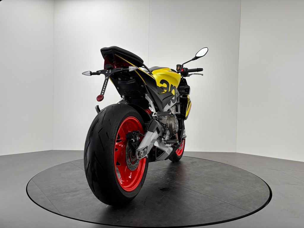 Fahrzeugabbildung Aprilia TUONO 660 *NEUWERTIG *1. HAND