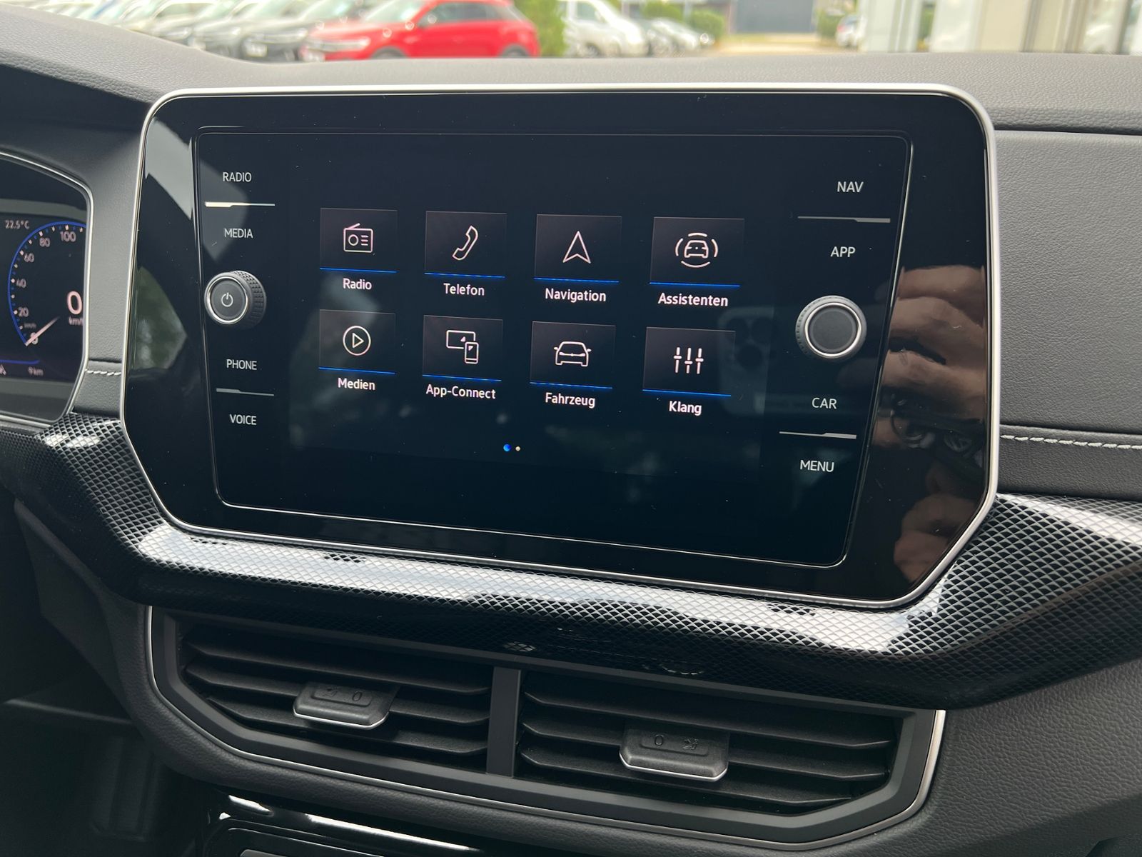Fahrzeugabbildung Volkswagen T-Cross R-Line 1.5 TSI DSG *AHK, IQ.LIGHT, ACC,