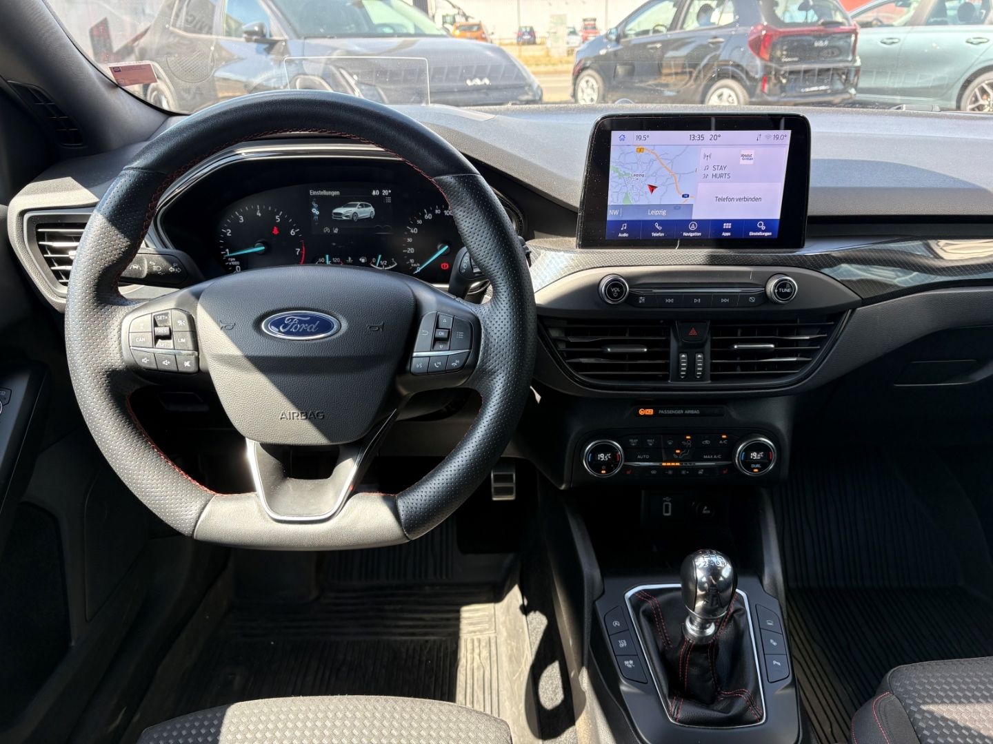 Fahrzeugabbildung Ford Focus Turnier ST-Line LED Kamera HeadUpDisplay