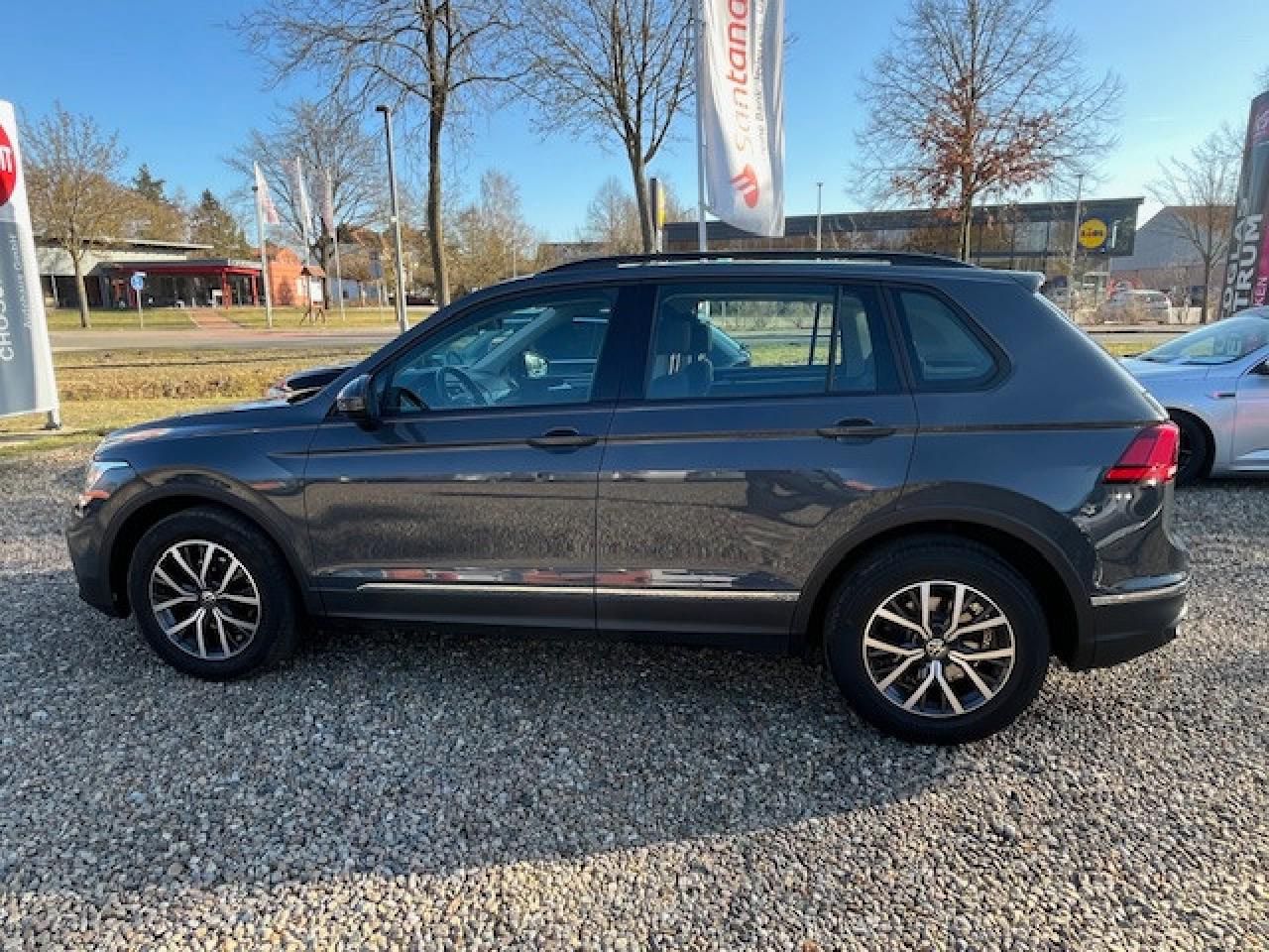 Volkswagen Tiguan DSG AHK CAM PDC LM imagem 3