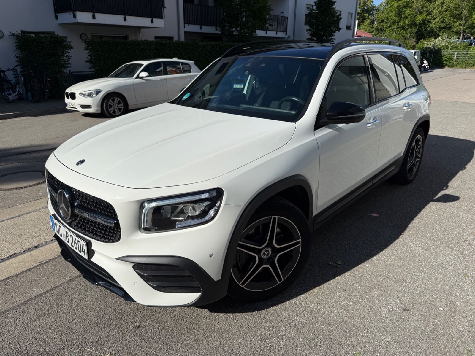 MERCEDES-BENZ Mercedes Benz GLB 250 4MATIC TÜV NEU TIP TOP