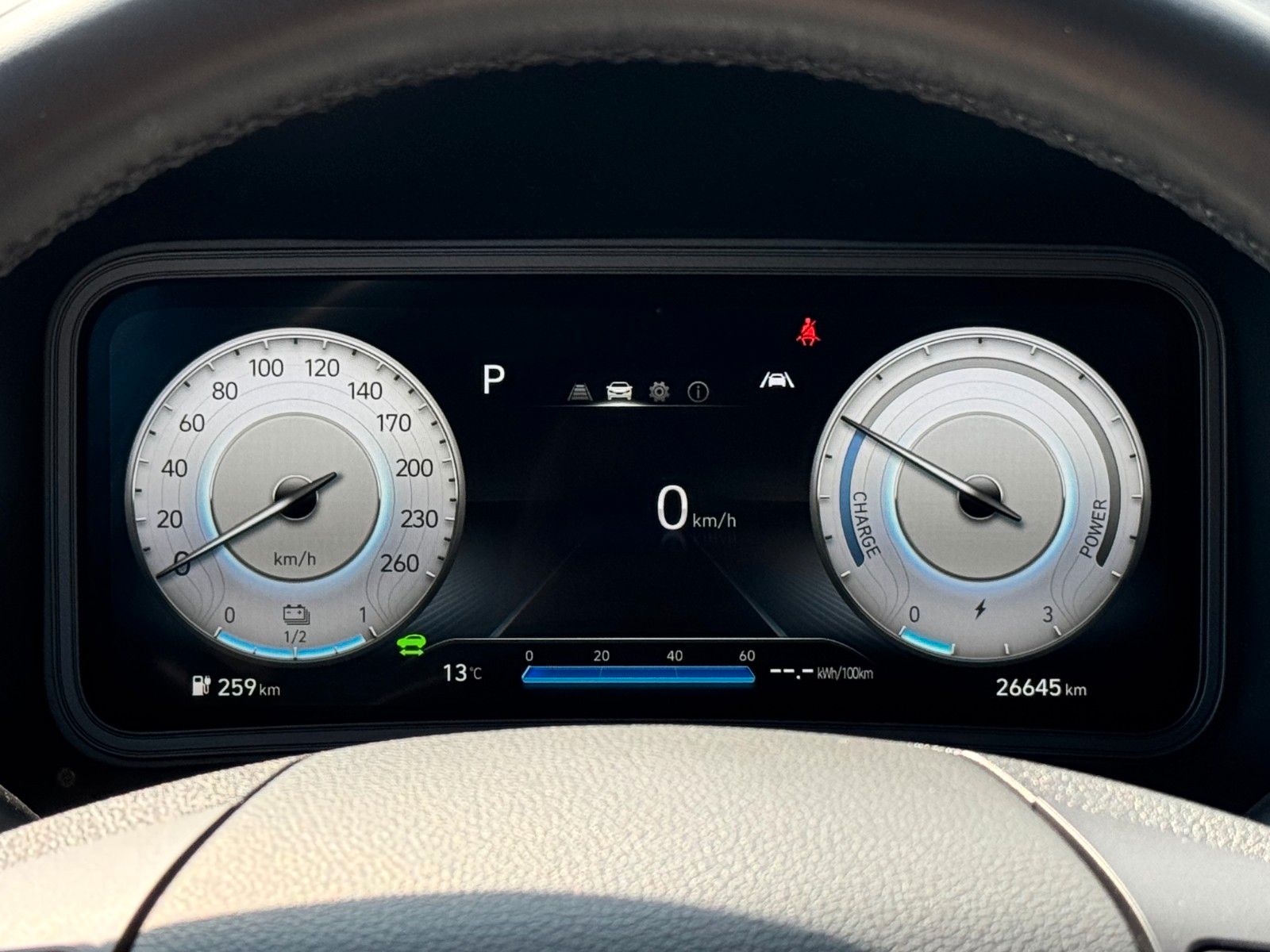 Fahrzeugabbildung Hyundai KONA E Basis 2WD LKAS CAM CarPlay DAB+ 17" 305km