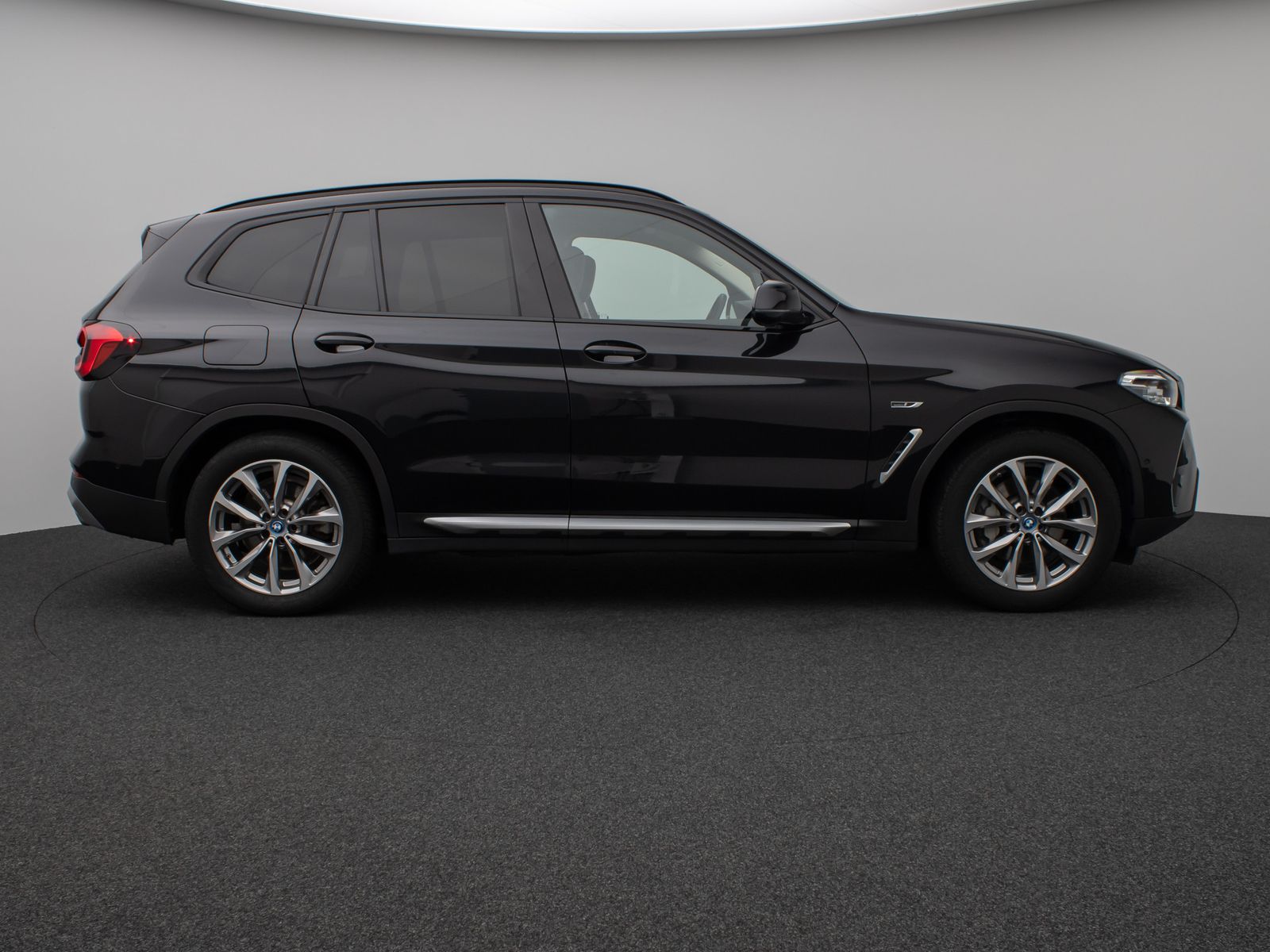 Fahrzeugabbildung BMW X3 xD30e Kamera HUD DAB HiFi AHK Sport 19Zoll