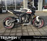Triumph TRIDENT 660  * ZARD & SEHR VIEL ZUBEHÖR - TRIUMPH TRIDENT