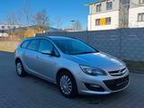 Opel Astra J Lim. 5-trg. Fun / Klima /TÜV HU NEU - Opel Astra: F
