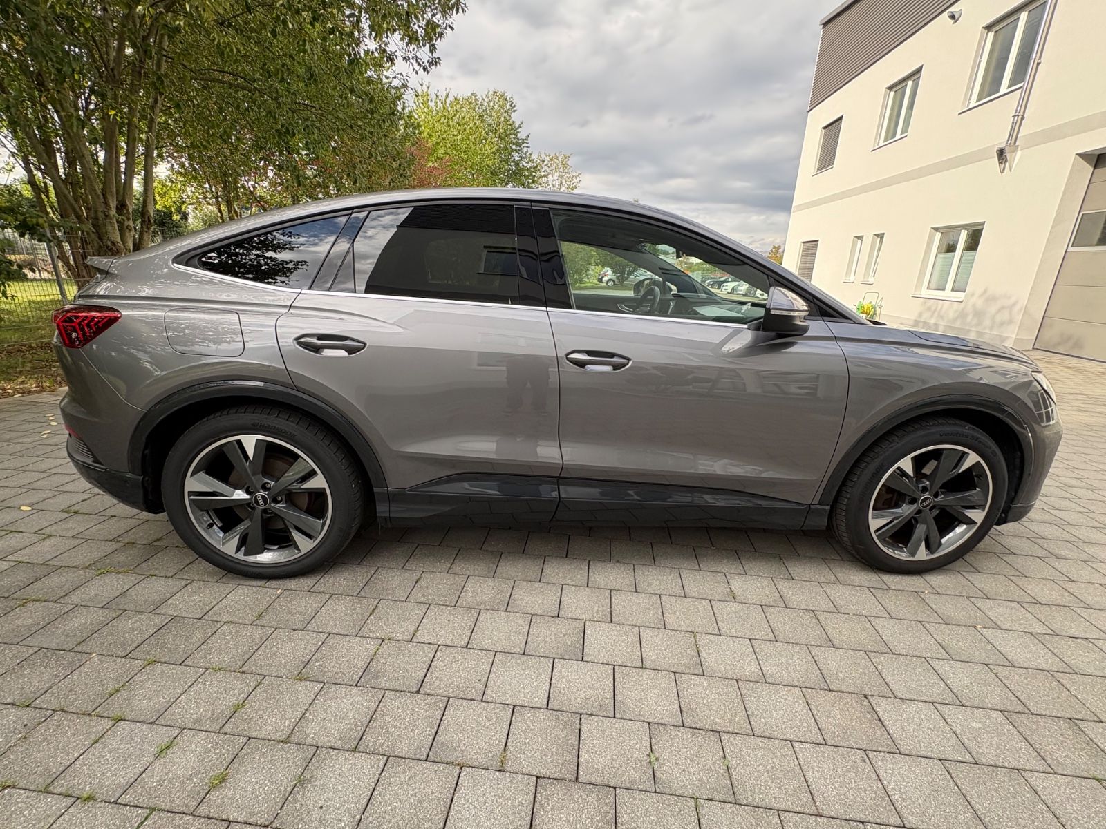Audi Q4 e-tron /el.AHK/Leder/Unfallfrei/Top Zustand imagem 3