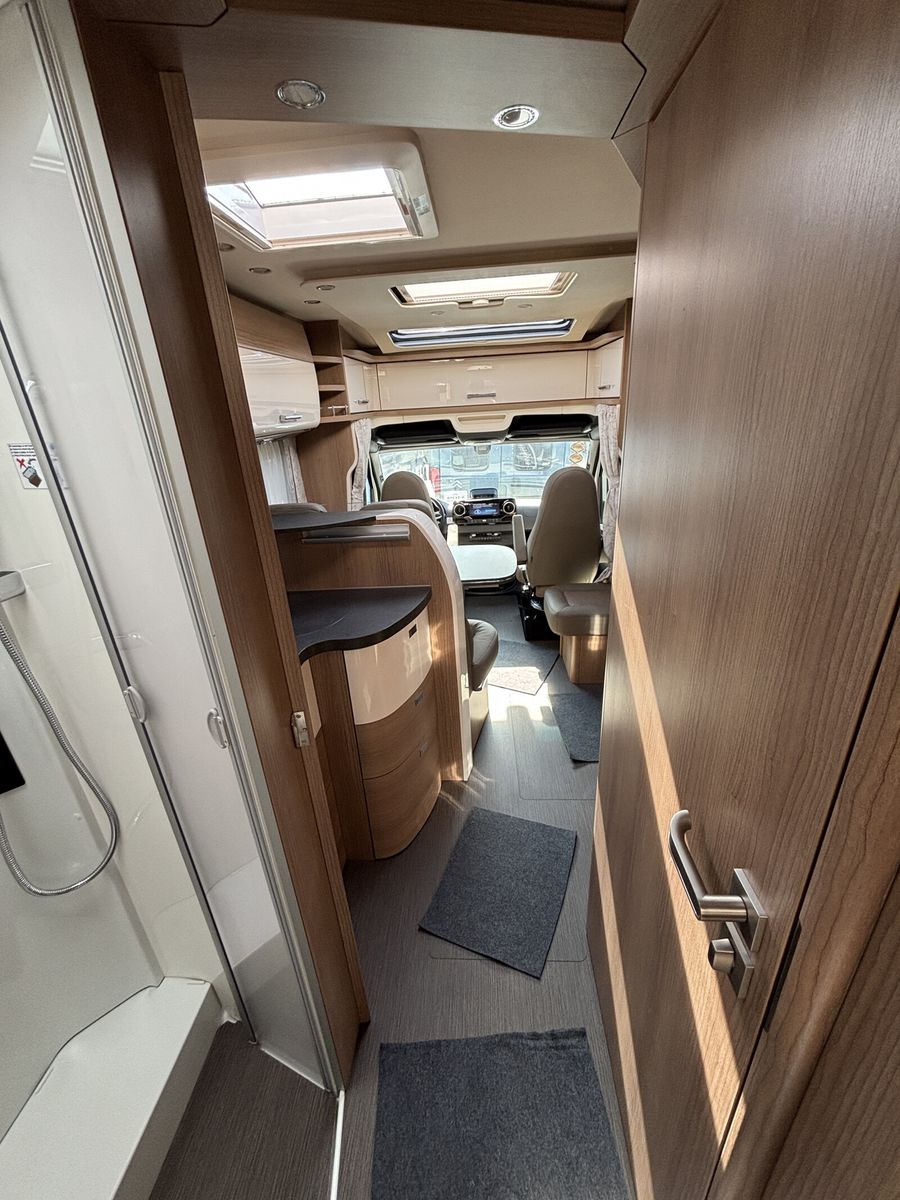 Fahrzeugabbildung Carthago C1-tourer T 145 RB LE comfort Mercedes, Markise