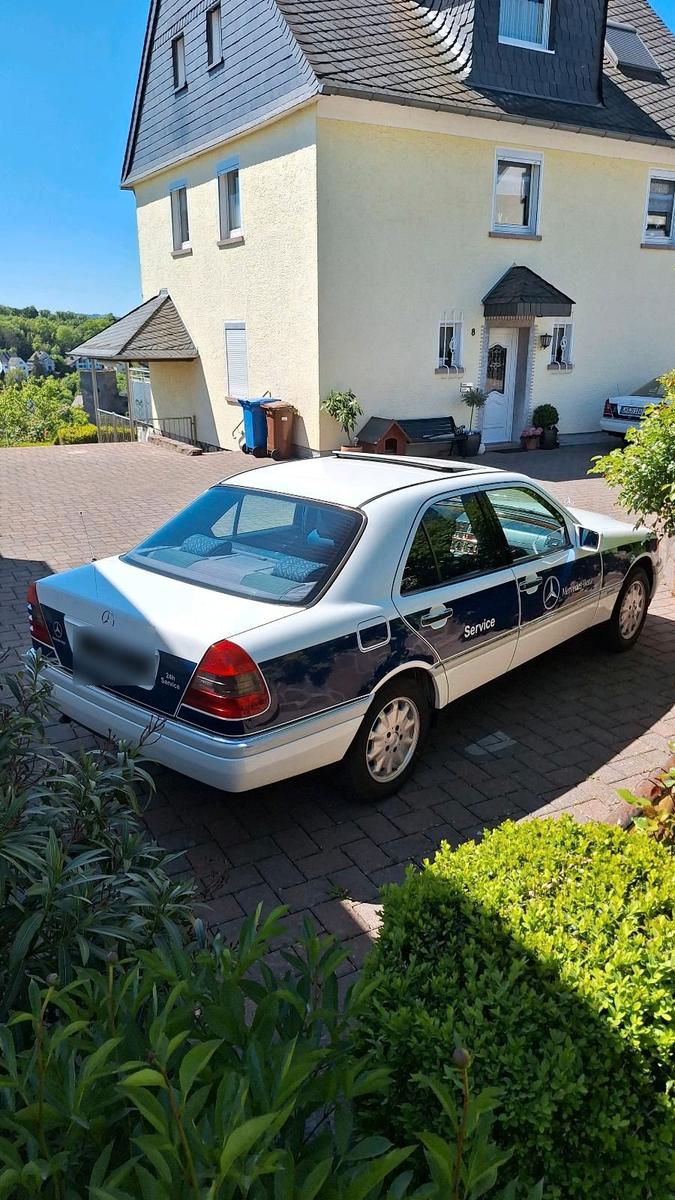 Mercedes-Benz C 180