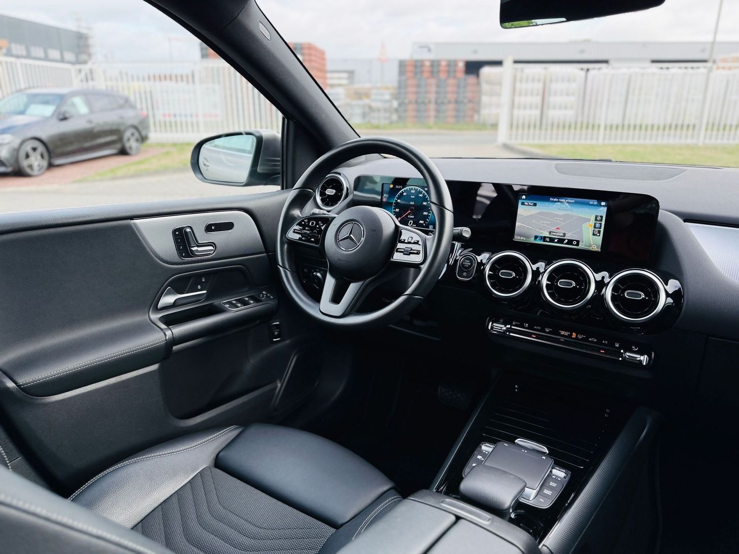 Fahrzeugabbildung Mercedes-Benz B 180 d, Autom, Distronic, PTS, RFK, Navi, Totw,