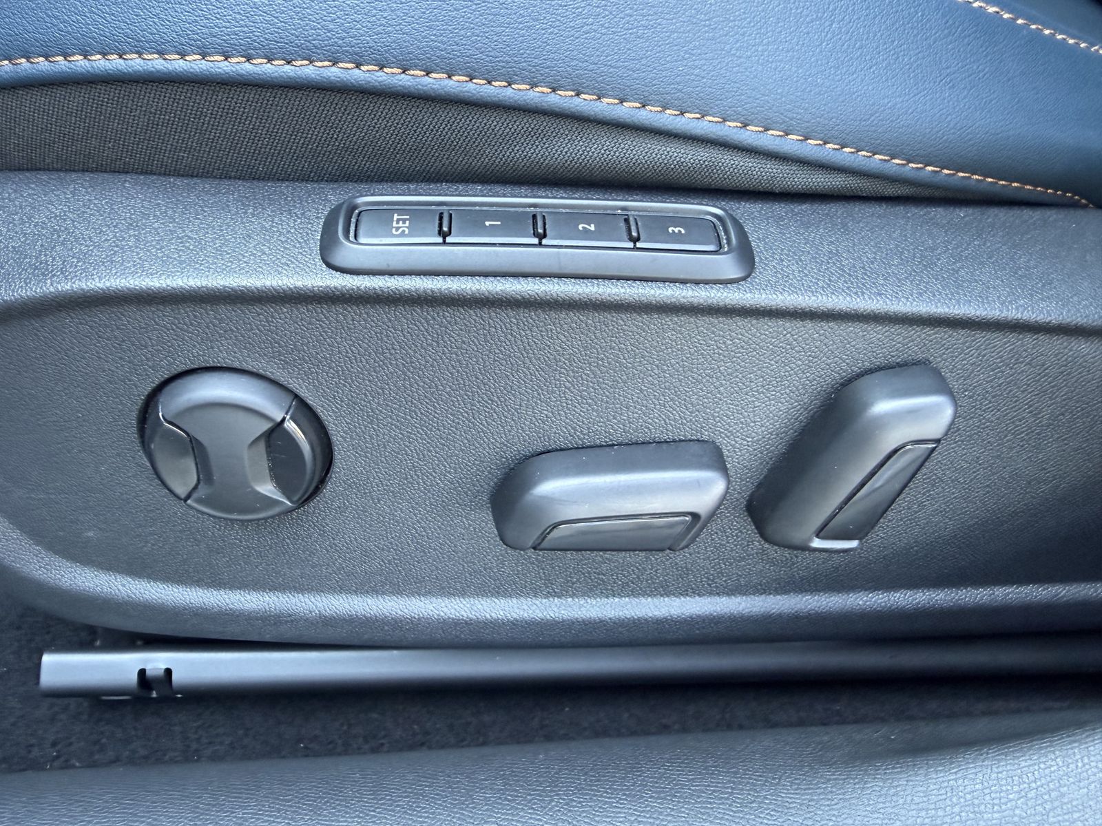 Fahrzeugabbildung CUPRA Formentor VZ 4Drive NAV+MATRIX+ACC+BEATS+19ZO