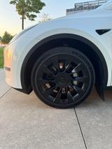 Tesla Model Y LONG RANGE Dual Motor AWD GARARANTIE - Tesla Gebrauchtwagen in Duisburg