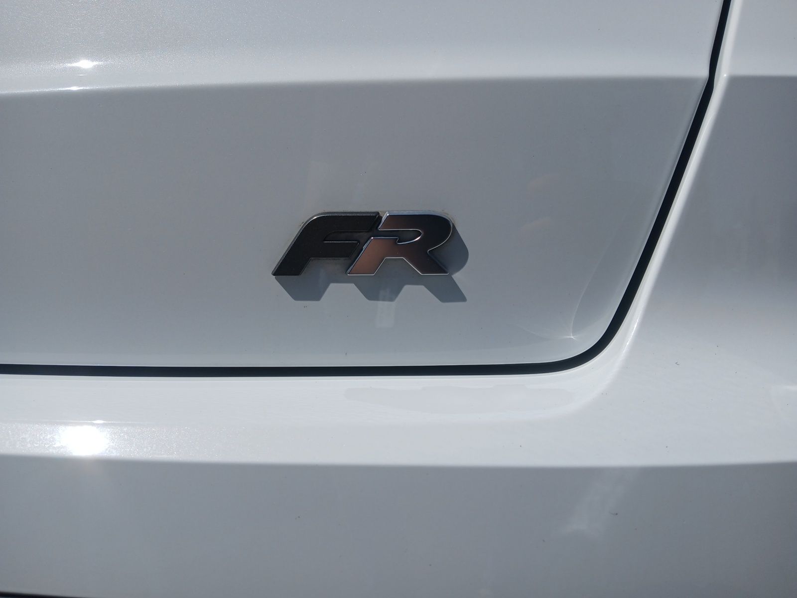 Fahrzeugabbildung SEAT Arona TSI FR-Line LED AID GRA PDC SH LM