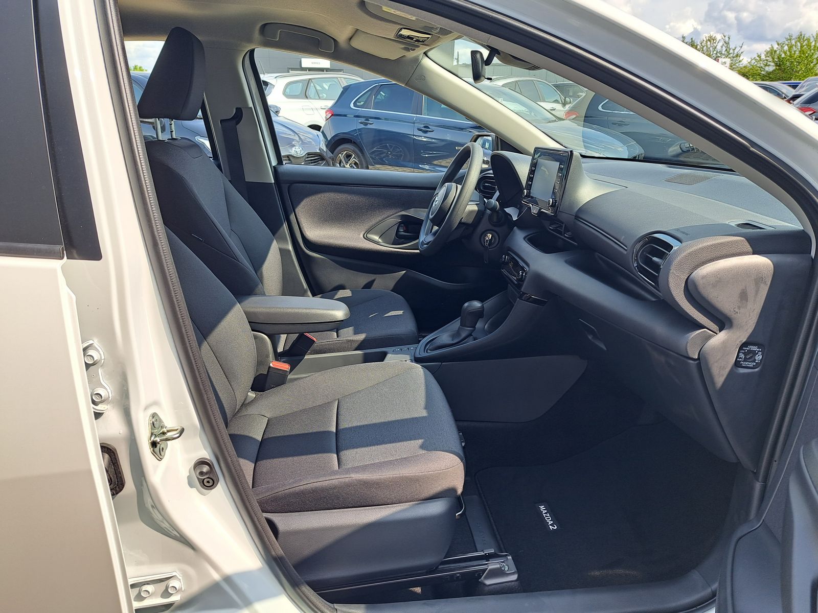 Fahrzeugabbildung Mazda 2 Hybrid 1.5 AUTOMATIK ABSTANDSTEMPOMAT