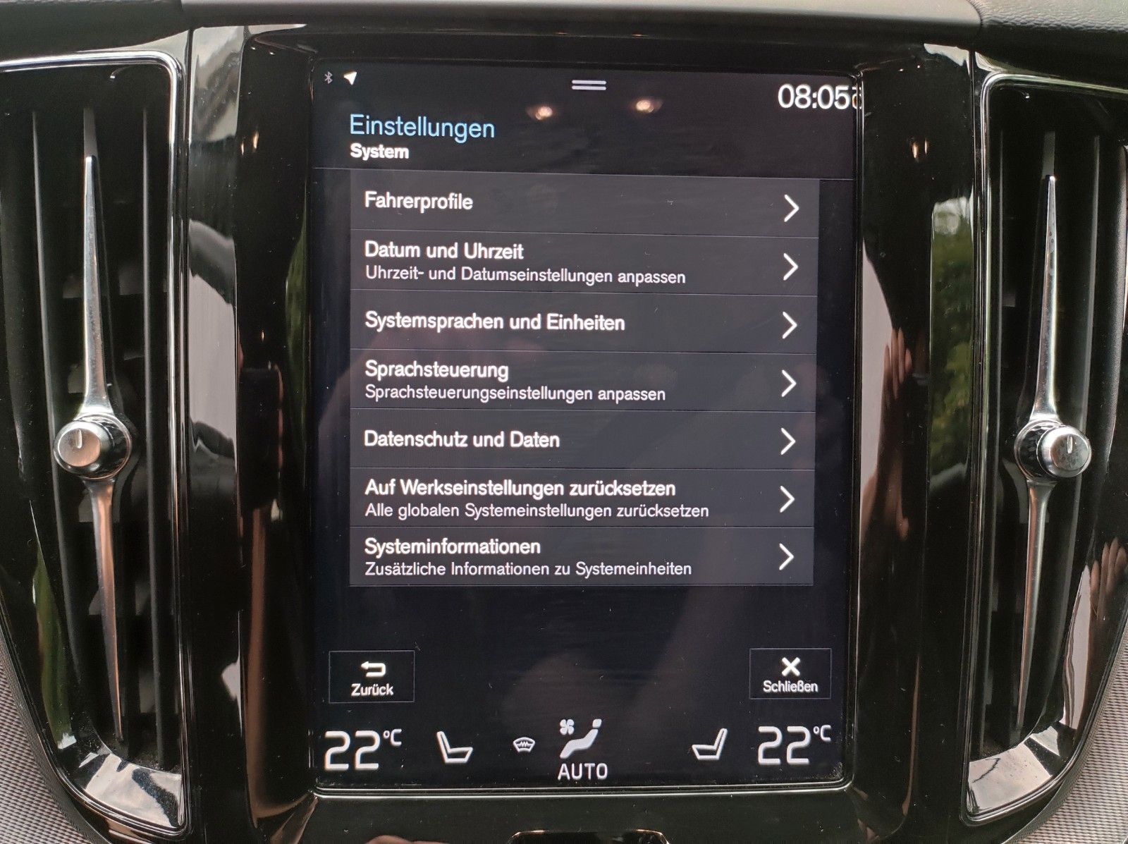 Volvo XC60 R Design PHEV AWD PANO Leder AHK LED Autom foto 20