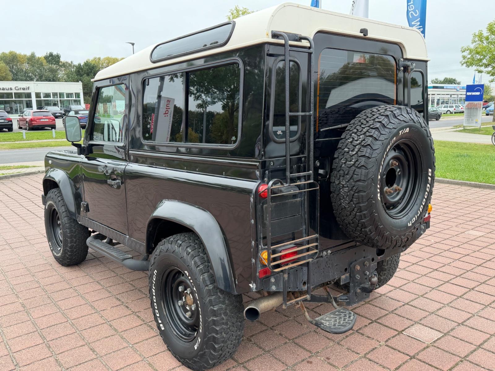 LAND ROVER DEFENDER 90 TD5 122CH STATION WAGON S