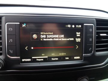 Bild 21 Opel Vivaro M 1.5D Holz Verglast Navigation Kamera