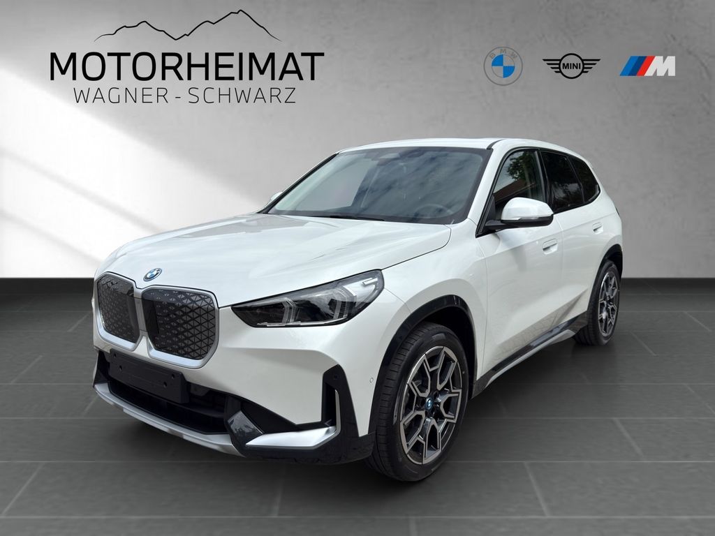 BMW iX1 eDrive20 xLine 19