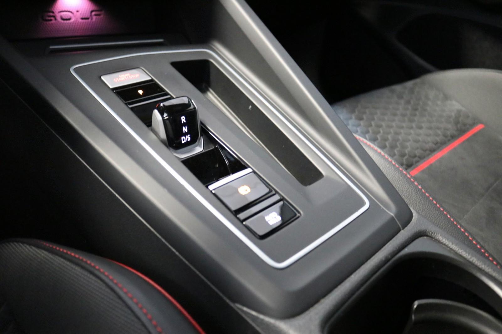 Volkswagen Golf DSG GTI Clubsport Black Style Matrix SHZ, миниатюра 16