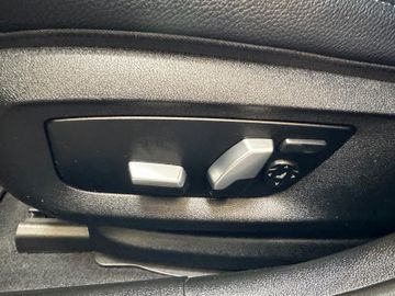 BMW 530 d xDrive Sport Line *LED*Pano*