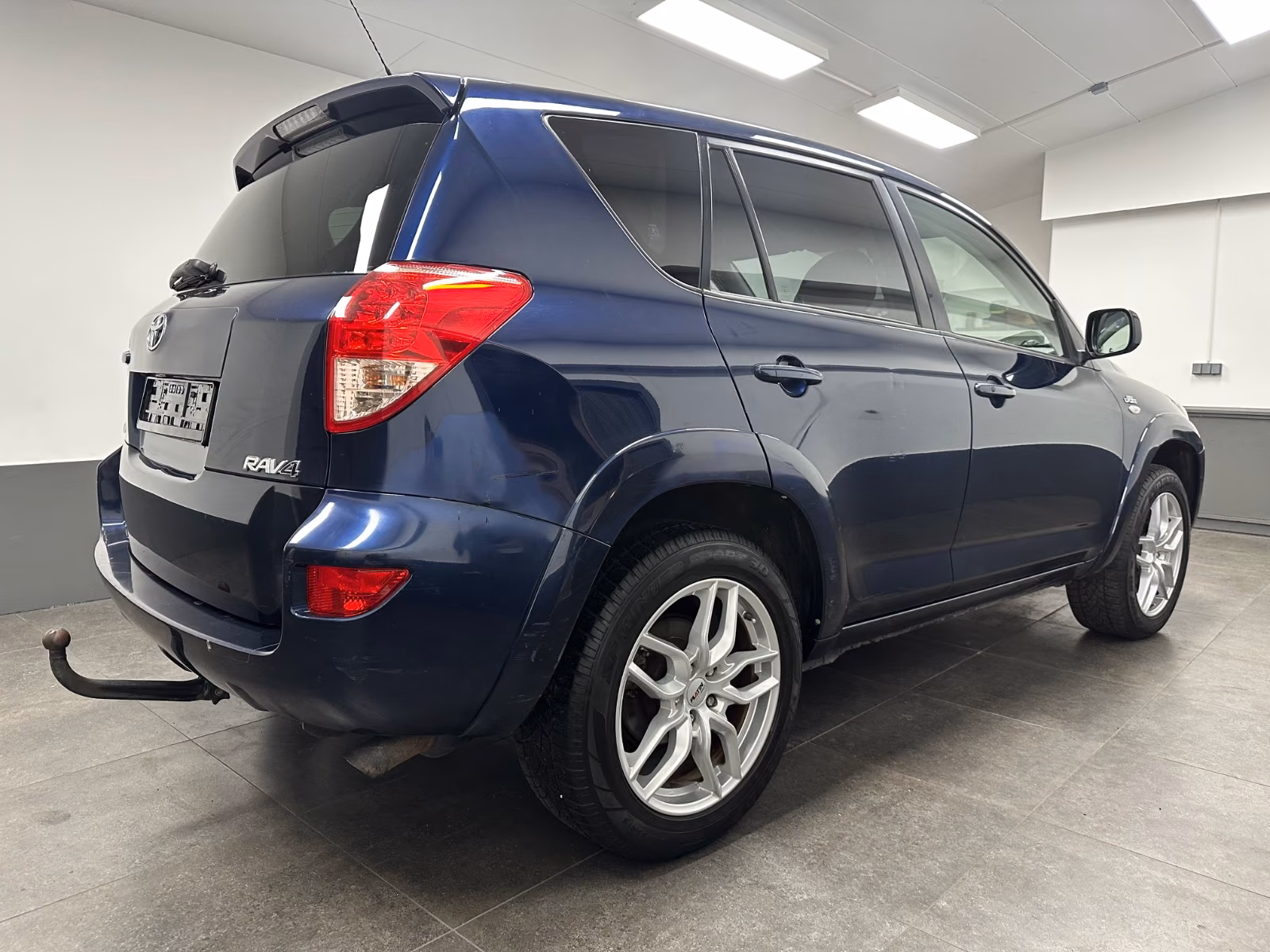 Toyota RAV4 Executive 2.2 D-CAT 177 ch 4x4 • Cuir • GPS • Caméra • Attelage