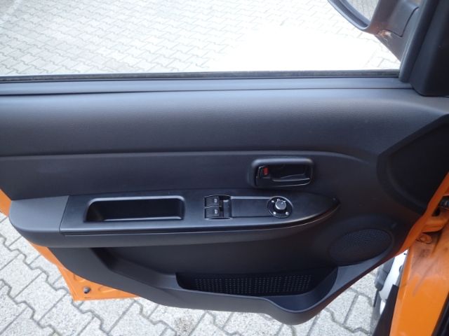Fahrzeugabbildung Piaggio Porter NP6 Meiller 3-Seitenkipper TWB 325 LPG LR