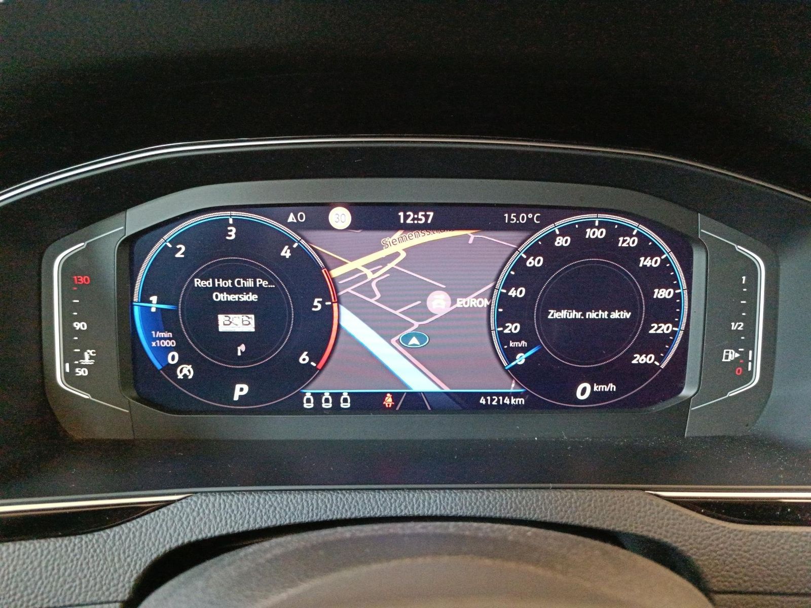 Volkswagen Passat - Bild 13
