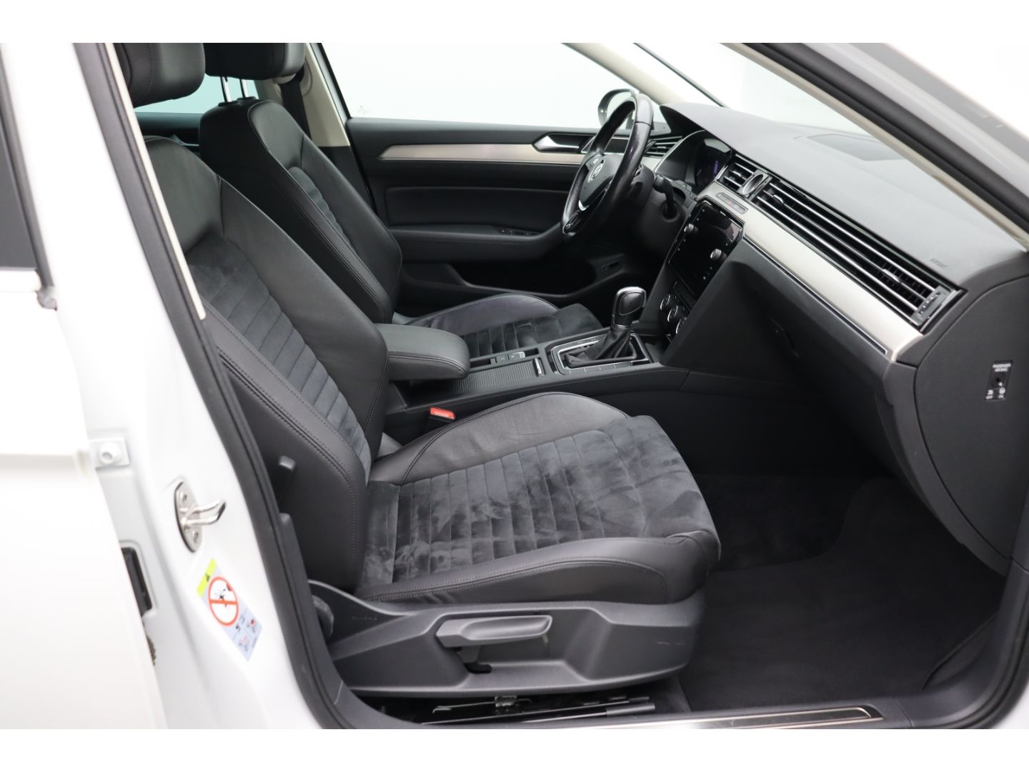 Fahrzeugabbildung Volkswagen Passat Variant 2.0 TDI Highline BMT Massage Kame