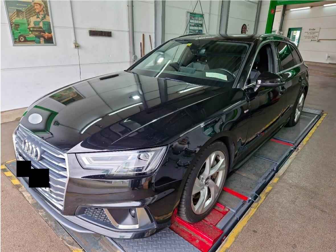 Audi A4 Avant 45 TFSI quattro S-line S-tronic