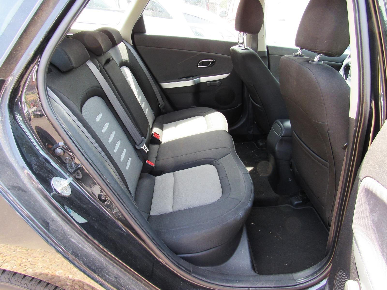 Kia cee'd 2012 — photo 9