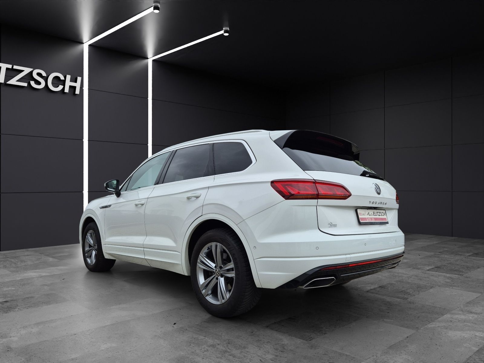 Fahrzeugabbildung Volkswagen Touareg TDI R-Line 4M Matrix Luft Navi Pano Lede