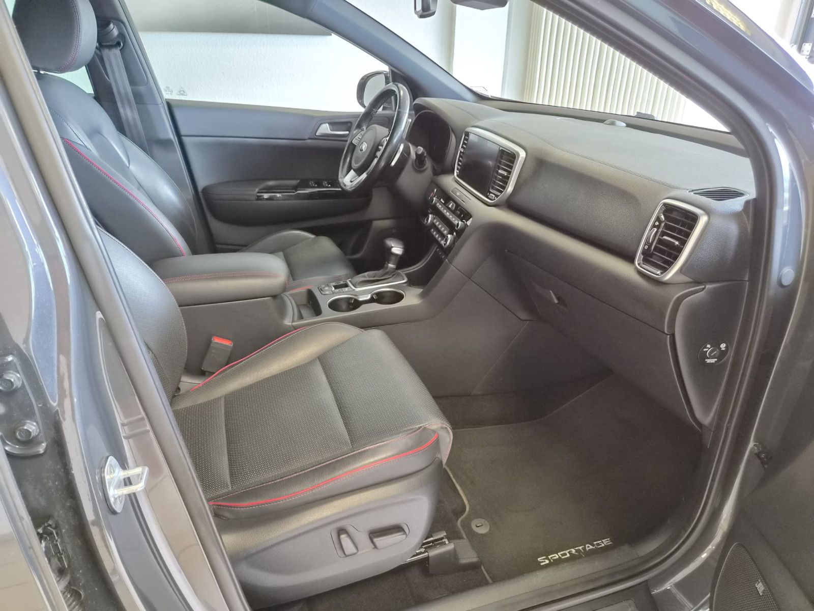 Fahrzeugabbildung Kia Sportage GT-Line 4WD / SCHECKHEFT / 1. HAND