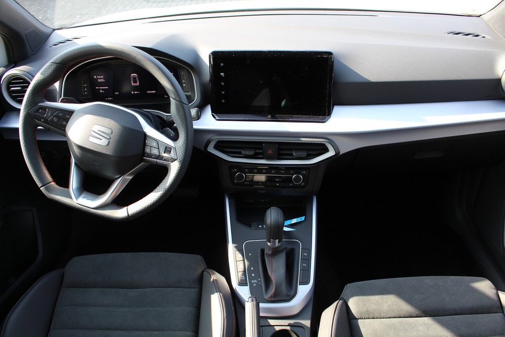 Fahrzeugabbildung SEAT Arona  1.5 TSI  DSG FR